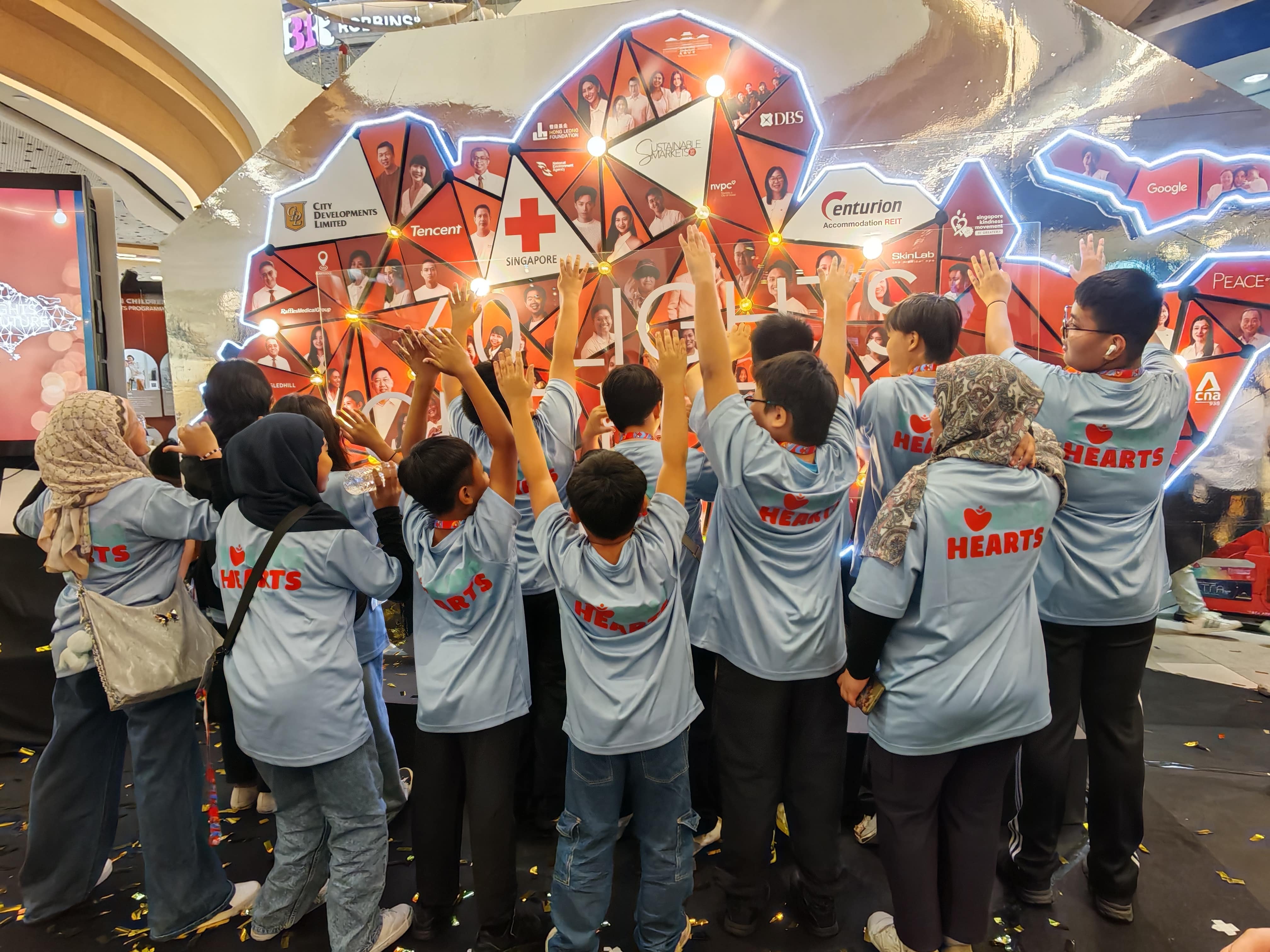 Singapore Red Cross Young Hearts Fundraising Event with Peace of Art 60 Lights One Future 8